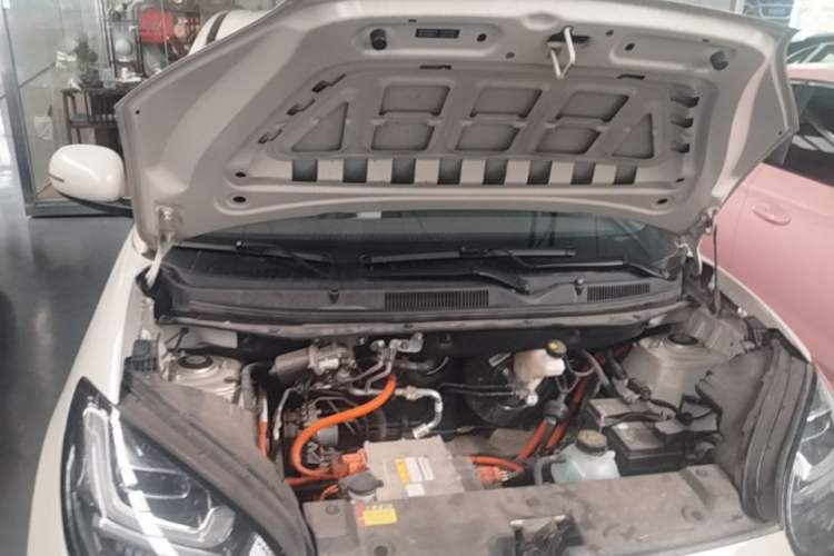 Used Wuling Bingo 2023 333 km Lingxi Connected+ Version Engine Bay