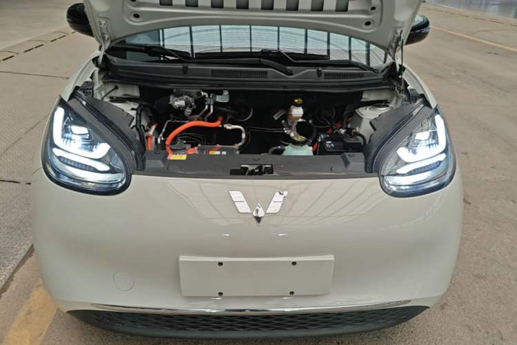 Used Wuling Bingo 2023 333 km Lingxi Connected+ Version Engine Bay