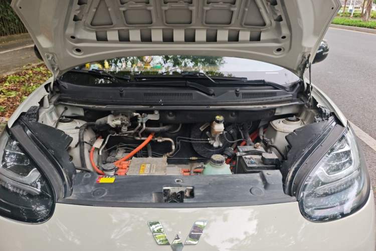 Used Wuling Bingo 2023 333 km Lingxi Connected Version Engine Bay
