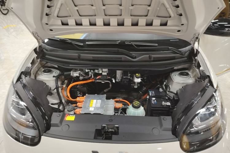 Used Wuling Bingo 2023 333 km Lingxi Connected+ Version Engine Bay
