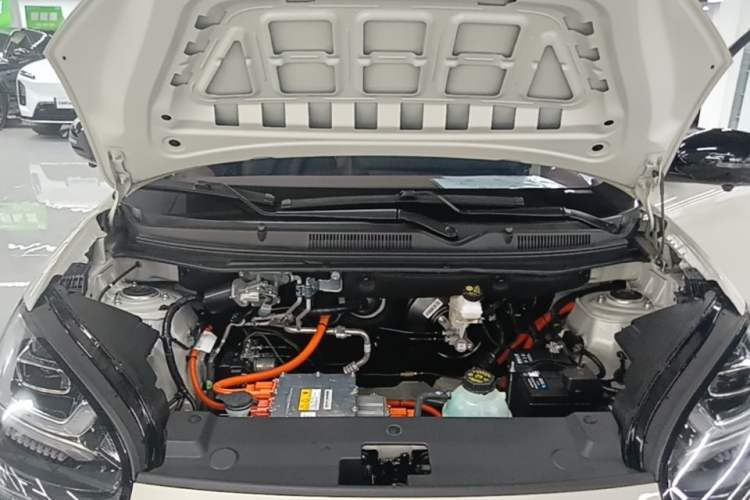 Used Wuling Bingo 2023 333 km Lingxi Connected+ Version Engine Bay