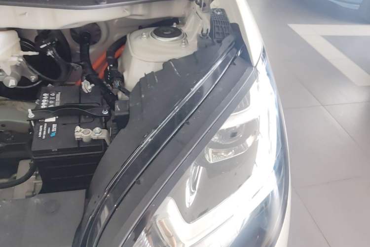 Used Wuling Bingo 2023 333 km Fast-Share Version Engine Bay Left