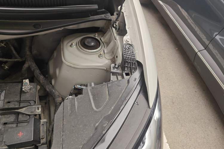 Used Wuling Bingo 2023 203km Light Edition Engine Bay Left