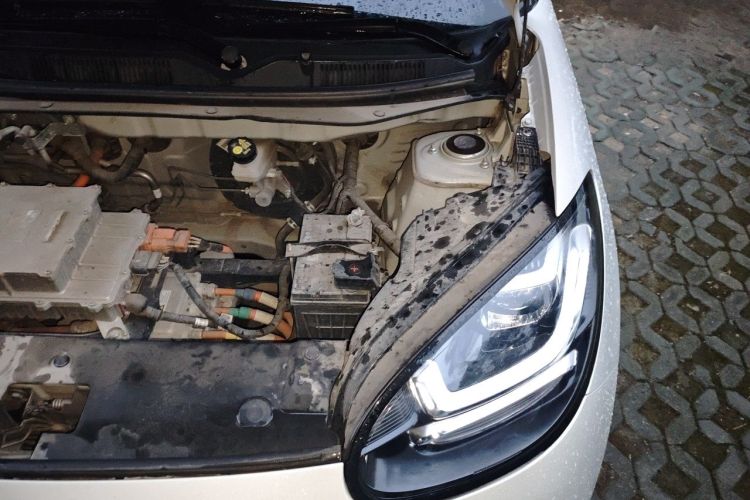 Used Wuling Bingo 2023 203km Light Edition Engine Bay Left