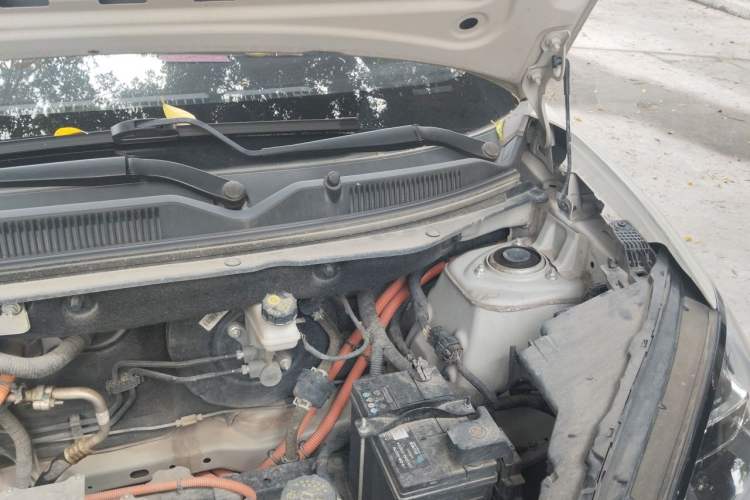 Used Wuling Bingo 2023 333 km Lingxi Connected+ Version Engine Bay Left