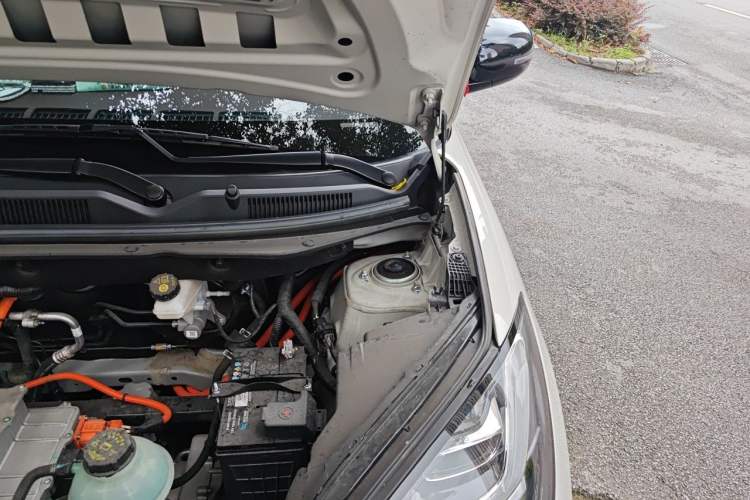 Used Wuling Bingo 2023 333 km Enjoyment Version Engine Bay Left