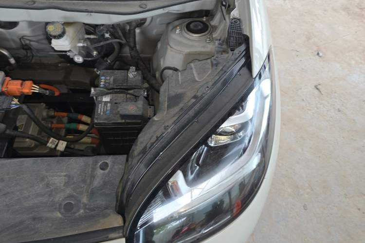 Used Wuling Bingo 2023 203km Light Edition Engine Bay Left