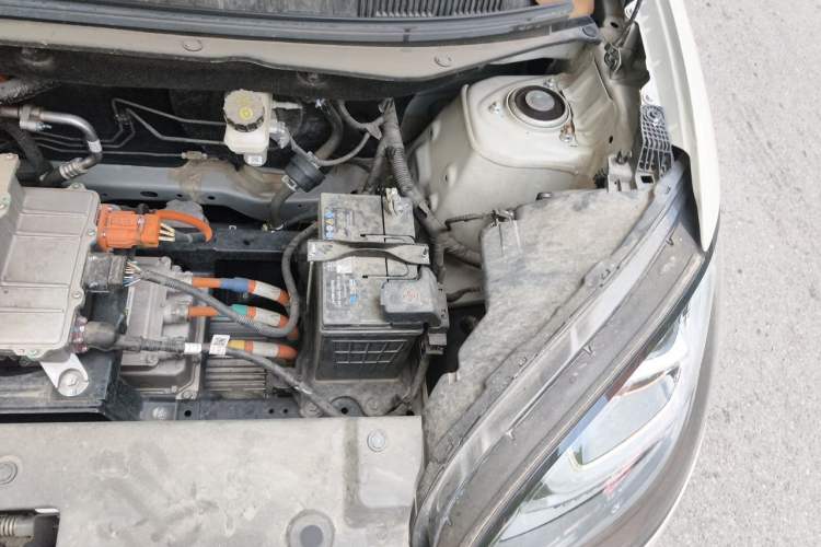 Used Wuling Bingo 2023 203km Comfort Edition Engine Bay Left