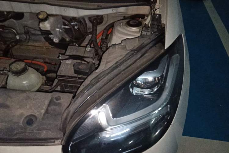 Used Wuling Bingo 2023 333 km Fast-Share Version Engine Bay Left