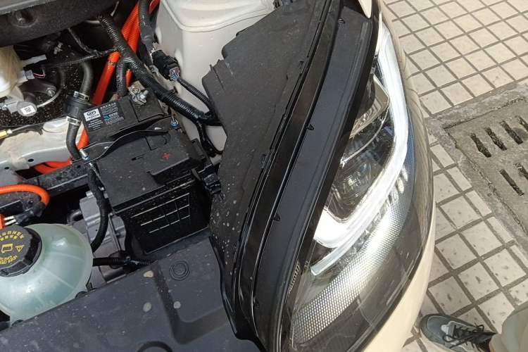 Used Wuling Bingo 2023 333 km Lingxi Connected+ Version Engine Bay Left