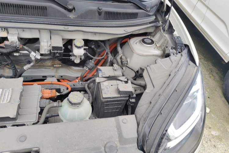 Used Wuling Bingo 2023 333 km Fast-Share Version Engine Bay Left