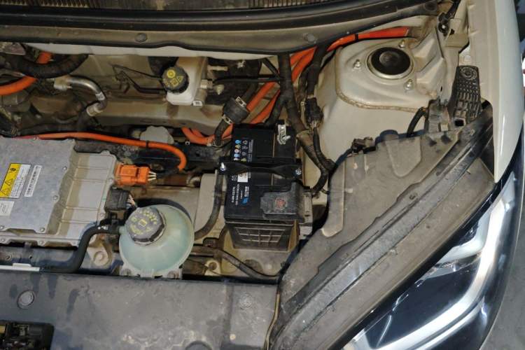Used Wuling Bingo 2023 333 km Fast-Share Version Engine Bay Left