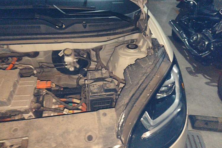 Used Wuling Bingo 2023 203km Light Edition Engine Bay Left