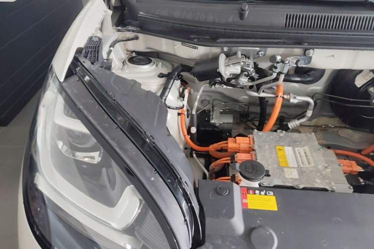 Used Wuling Bingo 2023 333 km Fast-Share Version Engine Bay Right