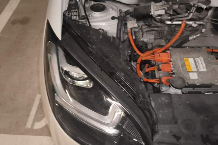 Used Wuling Bingo 2023 333 km Fast-Share Version Engine Bay Right