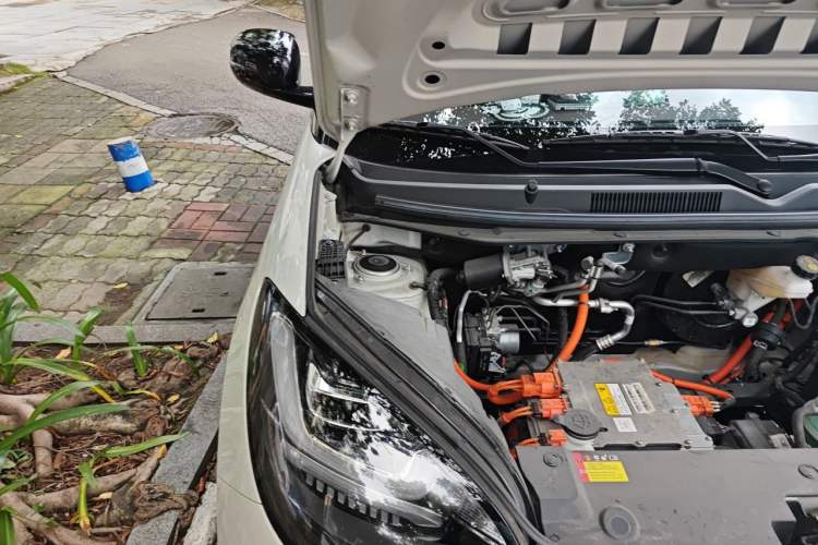Used Wuling Bingo 2023 333 km Enjoyment Version Engine Bay Right