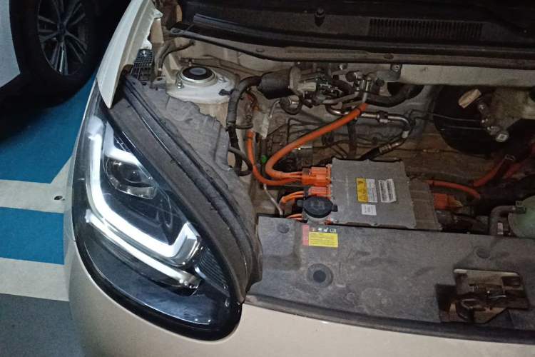 Used Wuling Bingo 2023 333 km Fast-Share Version Engine Bay Right