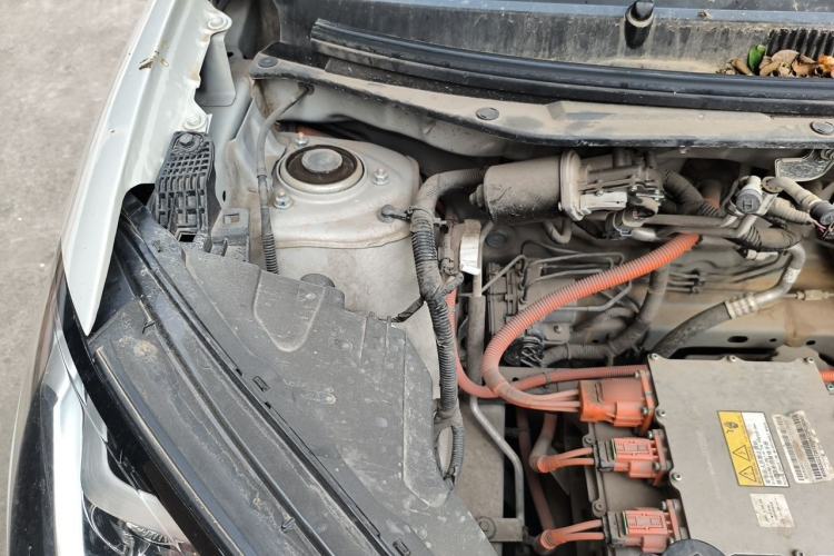 Used Wuling Bingo 2023 333 km Fast-Share Version Engine Bay Right