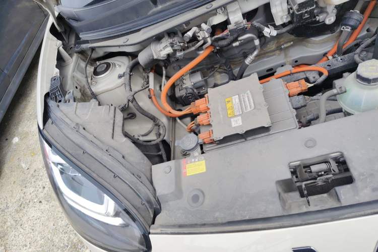 Used Wuling Bingo 2023 333 km Fast-Share Version Engine Bay Right