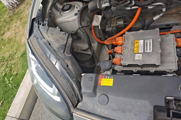 Used Wuling Bingo 2023 333 km Fast-Share Version Engine Bay Right