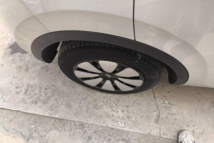 Used Wuling Bingo 2023 333 km Lingxi Connected Version Exterior 3