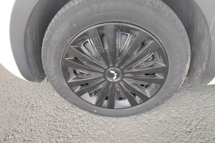 Used Wuling Bingo 2023 333 km Enjoyment Version Exterior 4