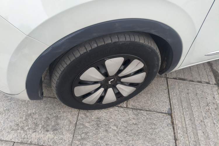 Used Wuling Bingo 2023 333 km Enjoyment Version Exterior 4