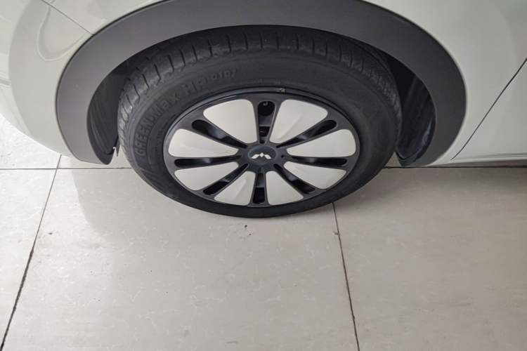 Used Wuling Bingo 2023 333 km Lingxi Connected+ Version Exterior 4