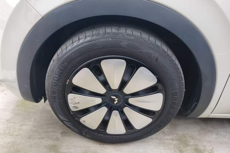 Used Wuling Bingo 2023 333 km Lingxi Connected Version Exterior 4