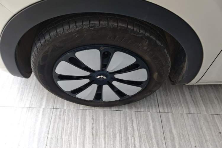 Used Wuling Bingo 2023 333 km Lingxi Connected Version Exterior 4