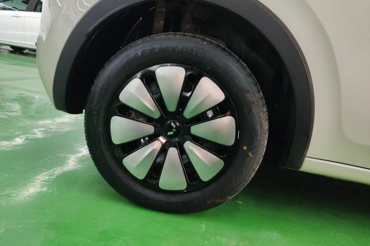 Used Wuling Bingo 2023 333 km Lingxi Connected+ Version Exterior 4