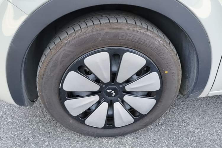 Used Wuling Bingo 2023 333 km Lingxi Connected+ Version Exterior 4