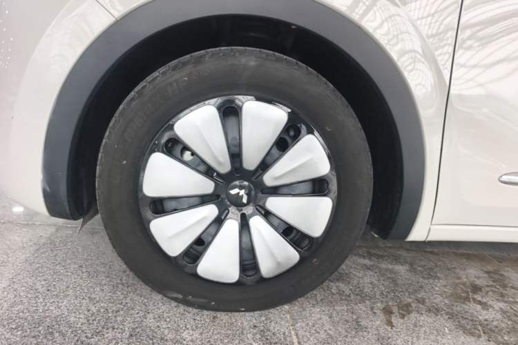 Used Wuling Bingo 2023 333 km Lingxi Connected Version Exterior 4