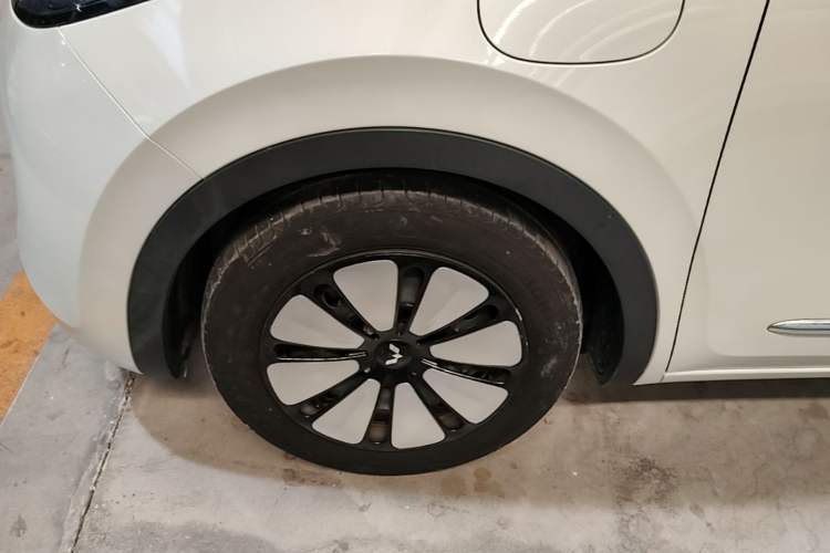 Used Wuling Bingo 2023 333 km Lingxi Connected Version Exterior 4