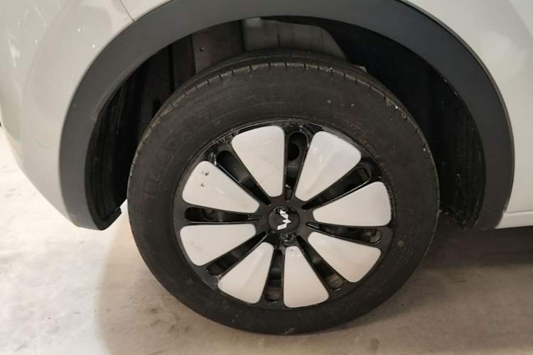 Used Wuling Bingo 2023 333 km Lingxi Connected Version Exterior 5