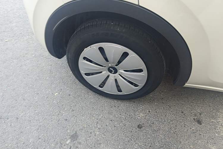 Used Wuling Bingo 2023 203km Light Edition Exterior 5