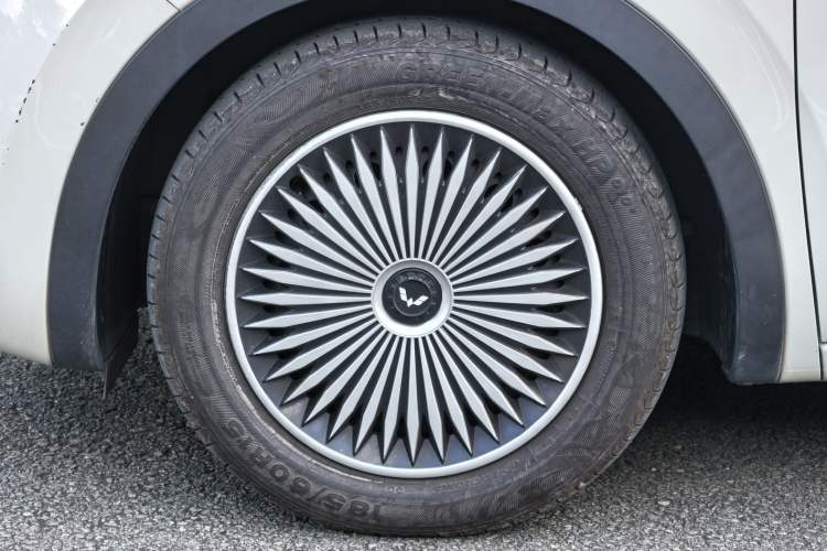 Used Wuling Bingo 2023 333 km Lingxi Connected Version Exterior 7