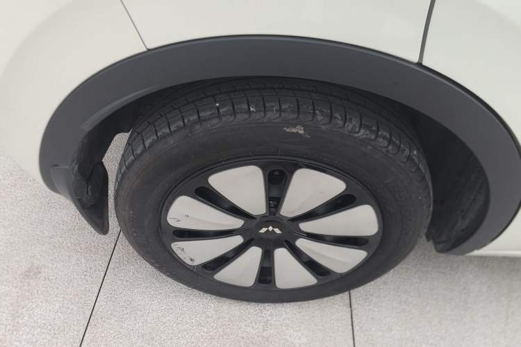 Used Wuling Bingo 2023 333 km Lingxi Connected Version Exterior 8