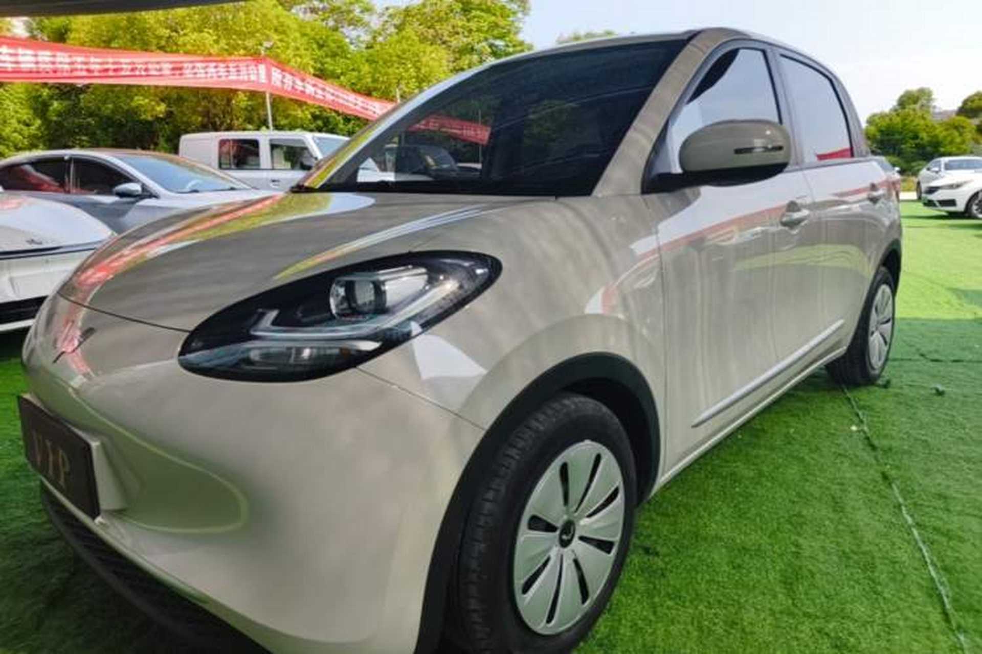 Used Wuling Bingo 2023 203km Light Edition Front Left 45 Deg
