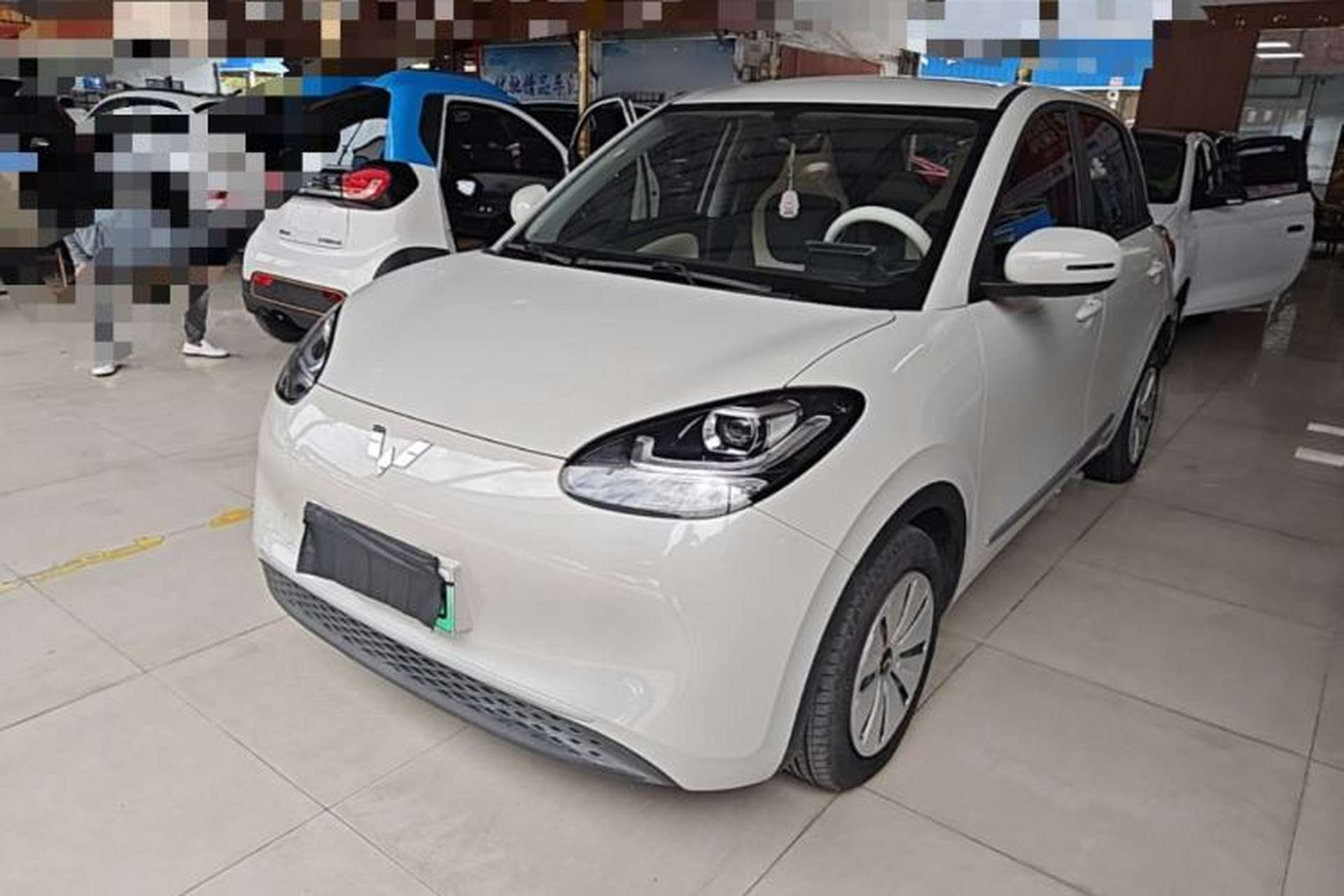 Used Wuling Bingo 2023 203km Light Edition Front Left 45 Deg