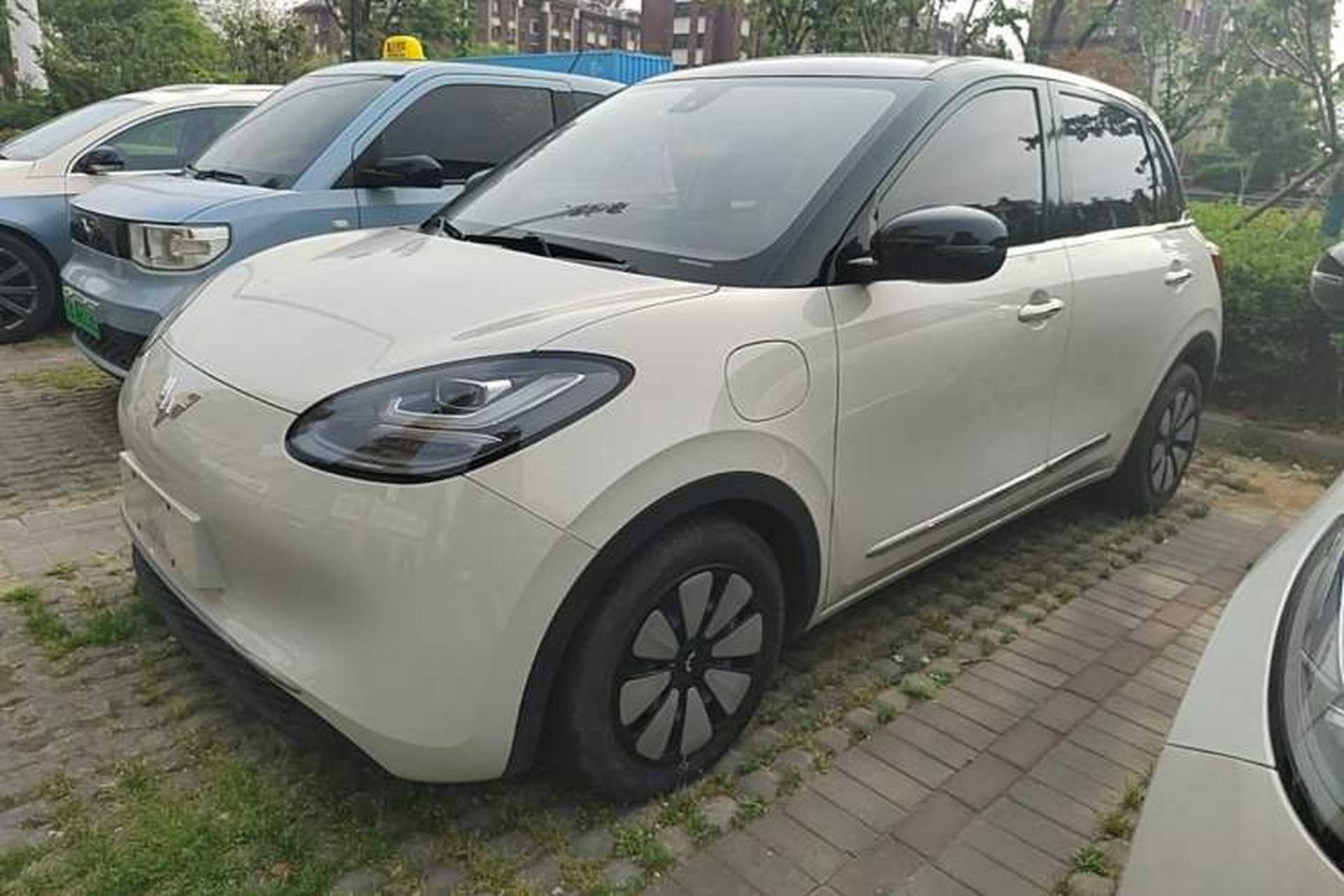 Used Wuling Bingo 2023 333 km Lingxi Connected Version Front Left 45 Deg