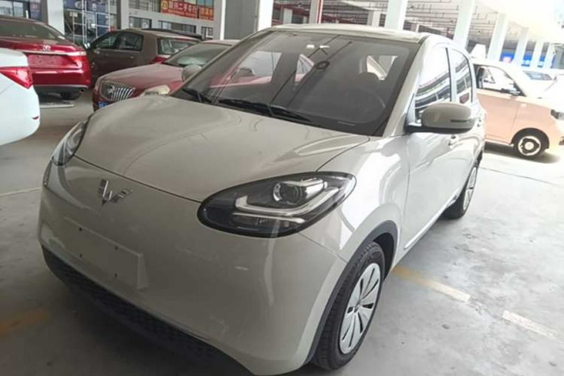 Used Wuling Bingo 2023 203km Light Edition Front Left 45 Deg