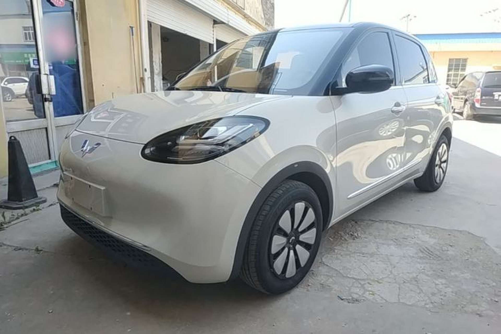Used Wuling Bingo 2023 203km Comfort Edition Front Left 45 Deg