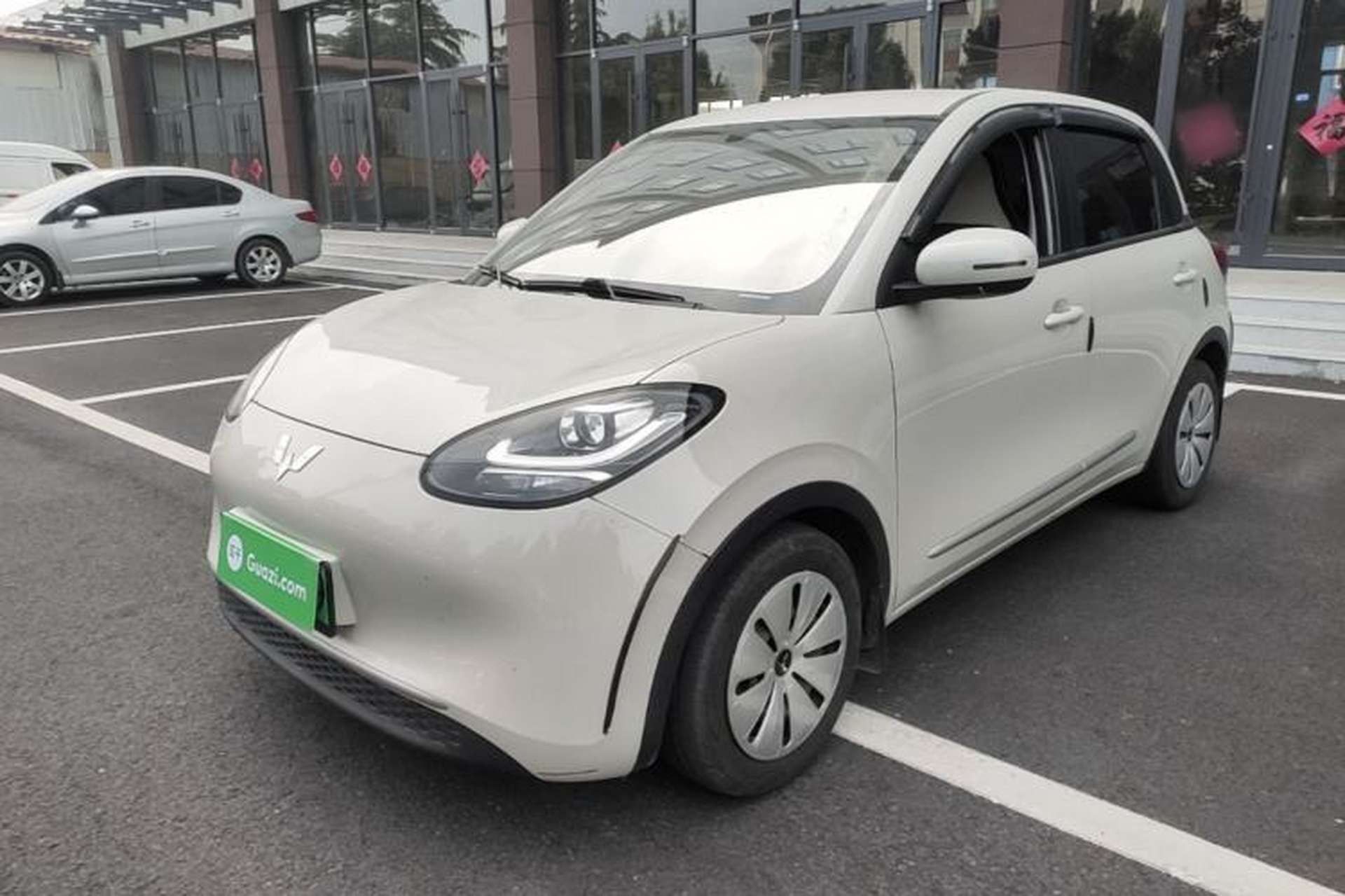 Used Wuling Bingo 2023 203km Light Edition Front Left 45 Deg