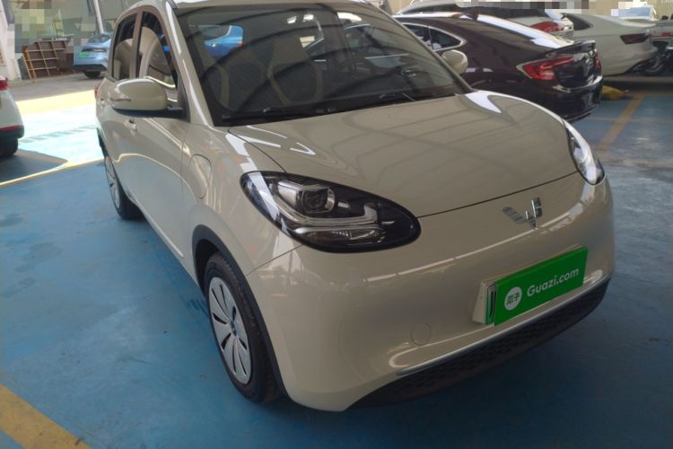 Used Wuling Bingo 2023 203km Light Edition Front Right 45 Deg