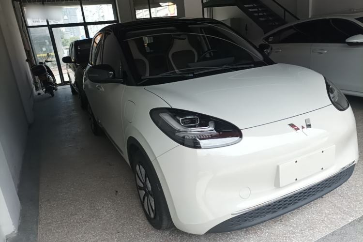 Used Wuling Bingo 2023 333 km Lingxi Connected Version Front Right 45 Deg