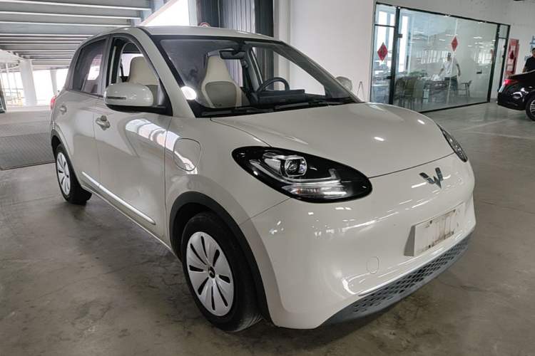 Used Wuling Bingo 2023 333 km Fast-Share Version Front Right 45 Deg