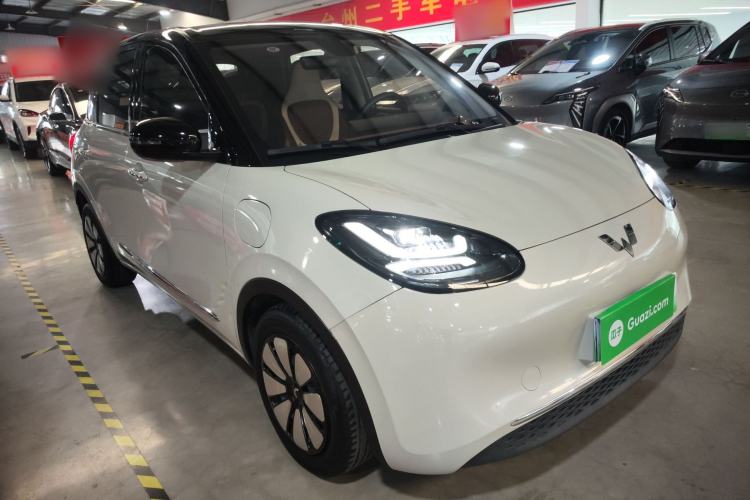 Used Wuling Bingo 2023 410 km Lingxi Deluxe Edition Front Right 45 Deg