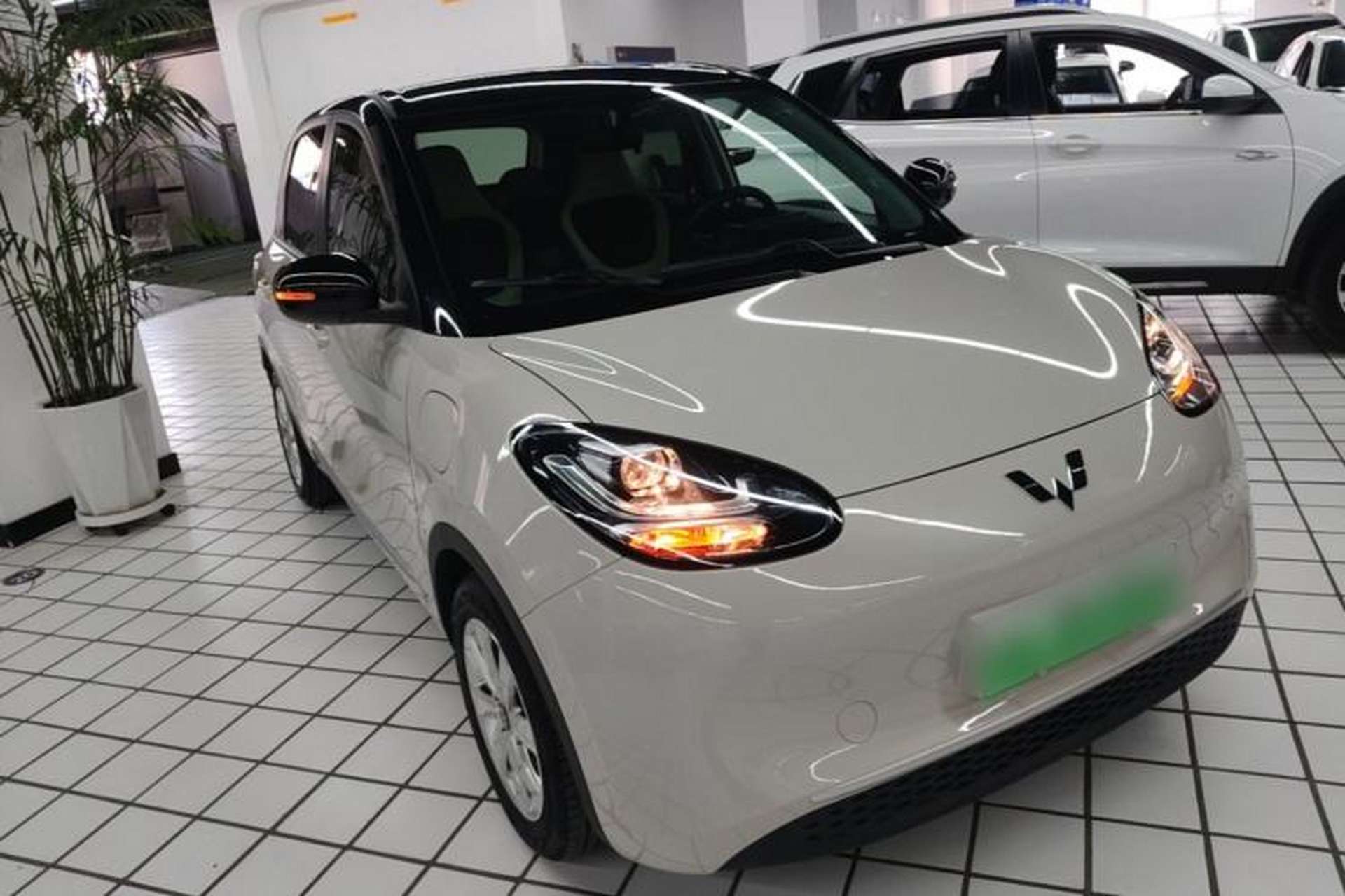 Used Wuling Bingo 2023 203km Light Edition Front Right 45 Deg