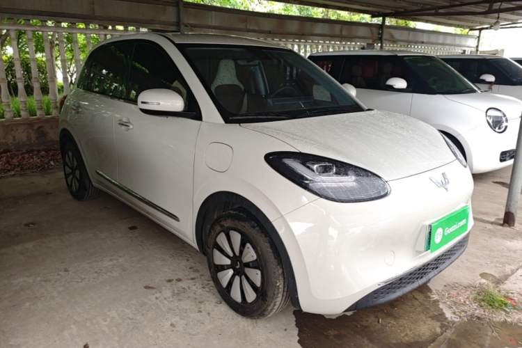 Used Wuling Bingo 2023 203km Comfort Edition Front Right 45 Deg